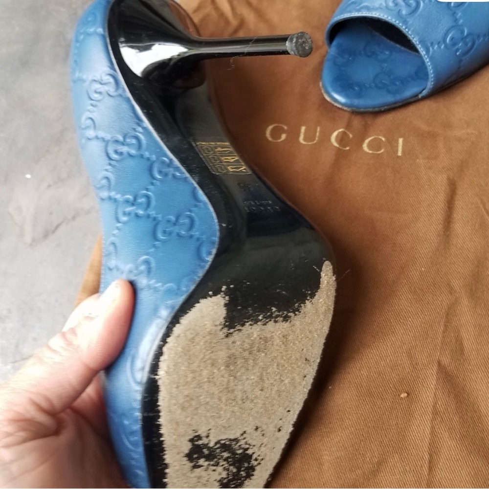 Gucci Embossed Blue Peep-Toe Heels - Picture 3 of 5